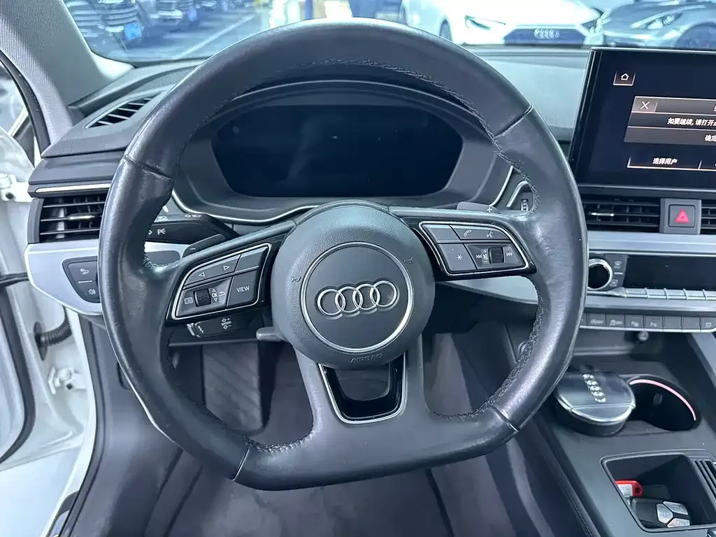 Audi A4L 2021 из CN, фото 9