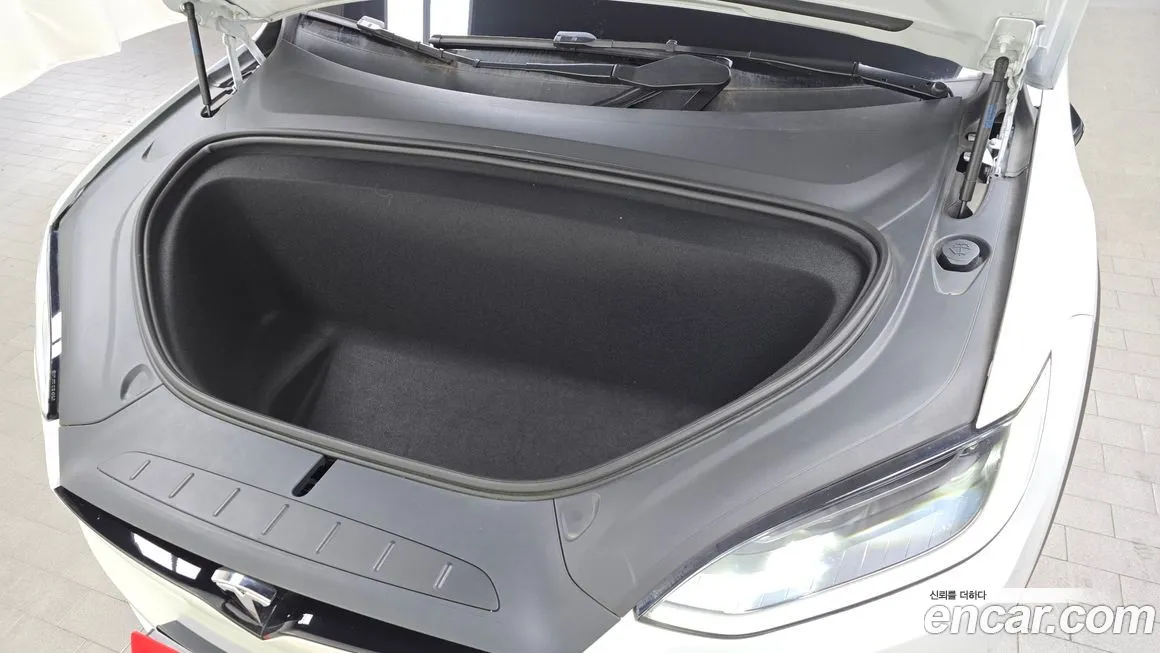 Tesla Model X 2023 из KR, фото 8