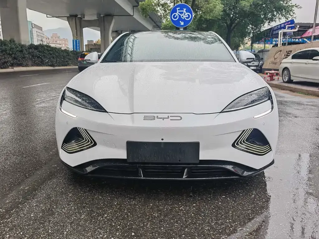 BYD Seal — фото 7