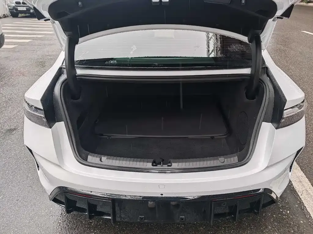 BYD Seal — фото 4