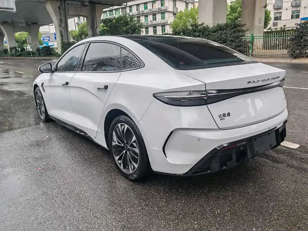 BYD Seal — фото 9