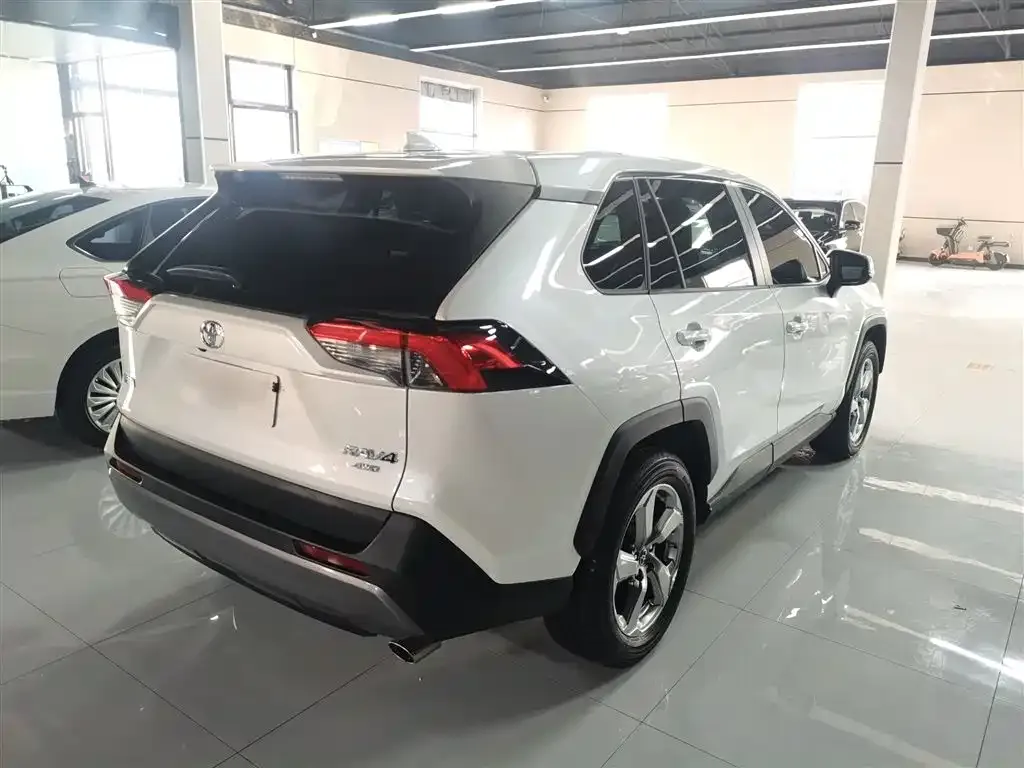 Toyota RAV4 2022 из CN, фото 8