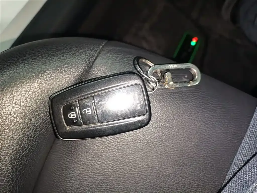 Toyota RAV4 2022 из CN, фото 3