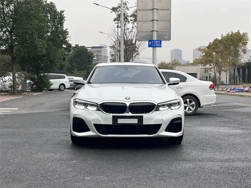 BMW 3 Series 2022 из CN, фото 10