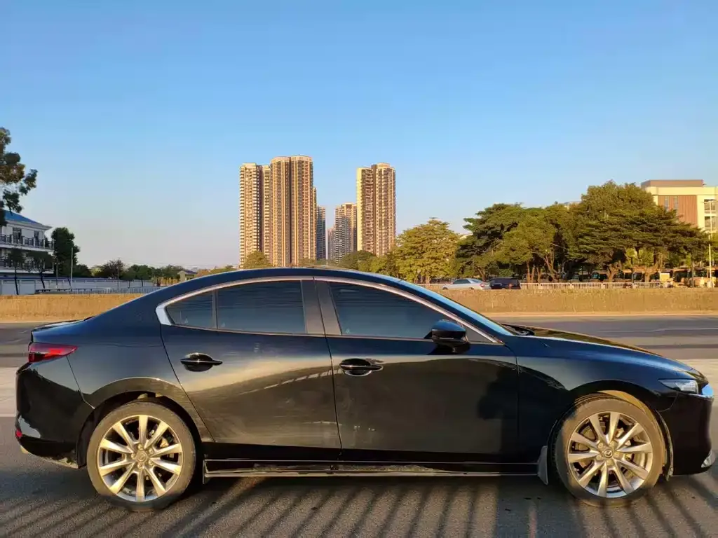 Mazda 3 Axela 2022 из CN, фото 4