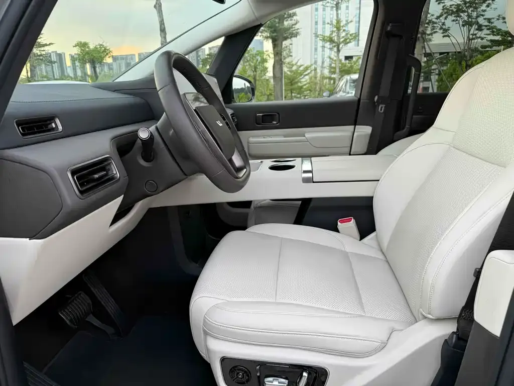 Li Auto MEGA 2024 из CN, фото 10