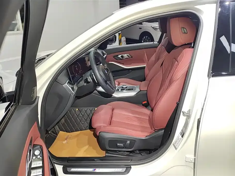 BMW 3 Series 2024 из CN, фото 7