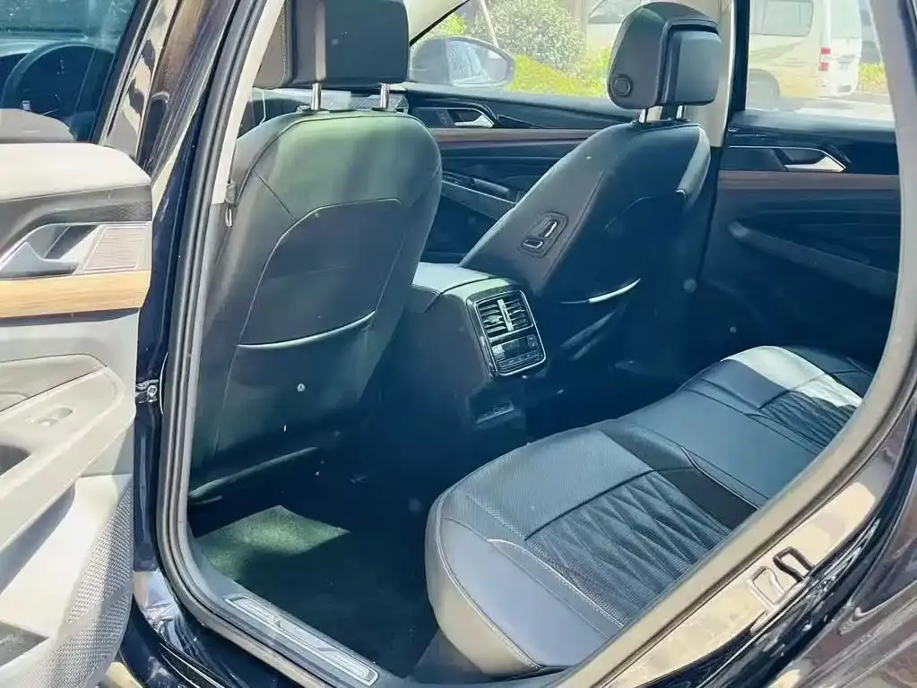 Volkswagen Passat 2021 из CN, фото 3