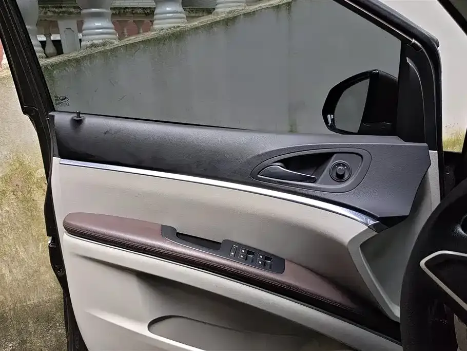 Buick GL8 2024 из CN, фото 2