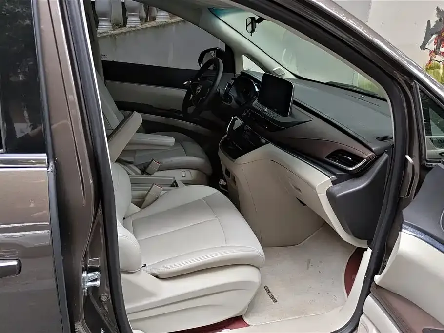 Buick GL8 2024 из CN, фото 8
