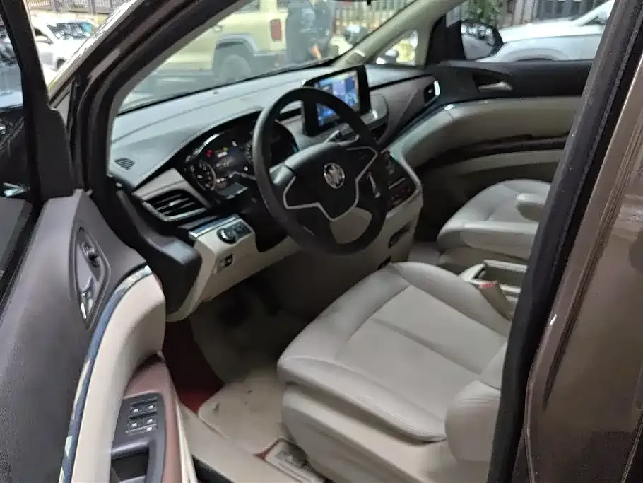 Buick GL8 2024 из CN, фото 6
