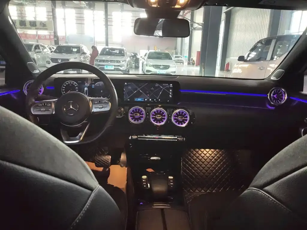 Mercedes-Benz A-Class 2023 из CN, фото 10