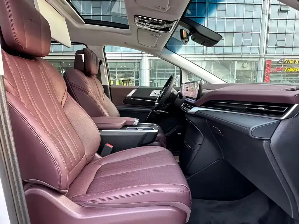 Buick Century 2024 из CN, фото 9