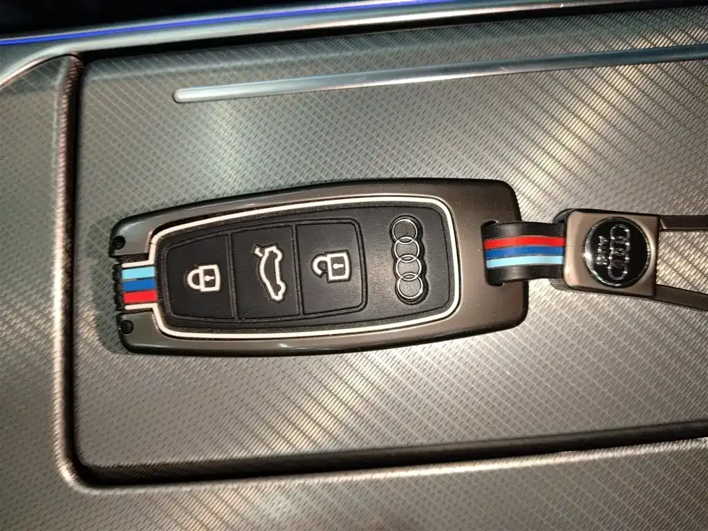 Audi A6L 2022 из CN, фото 6