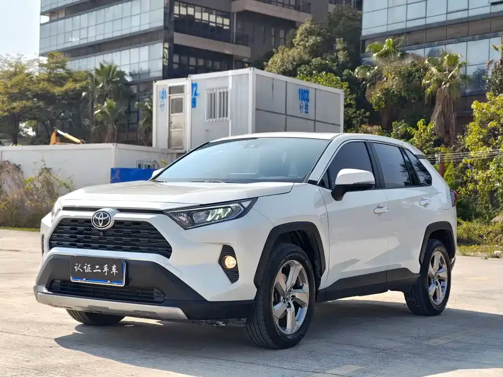 Toyota RAV4 2022 из CN, фото 1