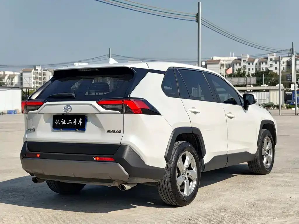 Toyota RAV4 2022 из CN, фото 5