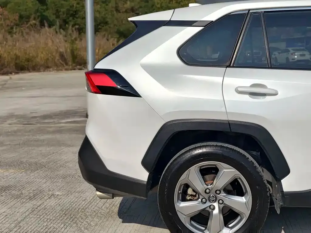 Toyota RAV4 2022 из CN, фото 7