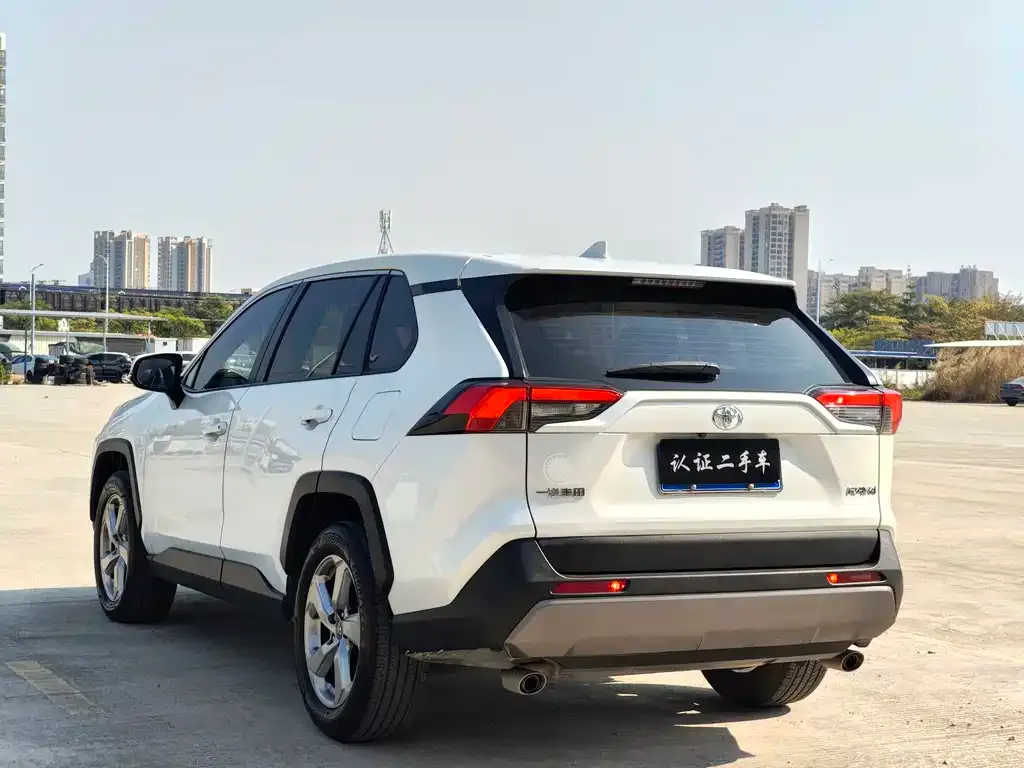 Toyota RAV4 2022 из CN, фото 8