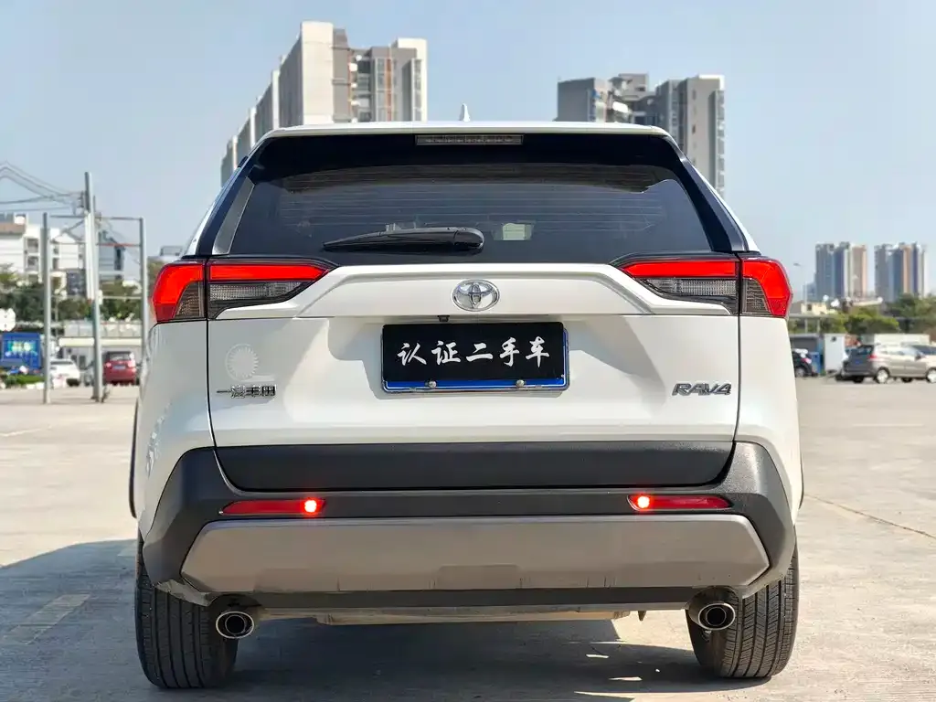 Toyota RAV4 2022 из CN, фото 3