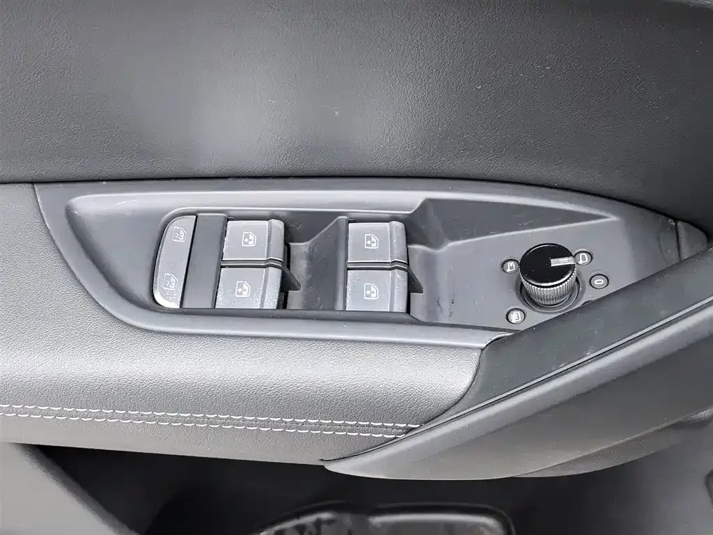 Audi Q5L 2025 из CN, фото 7
