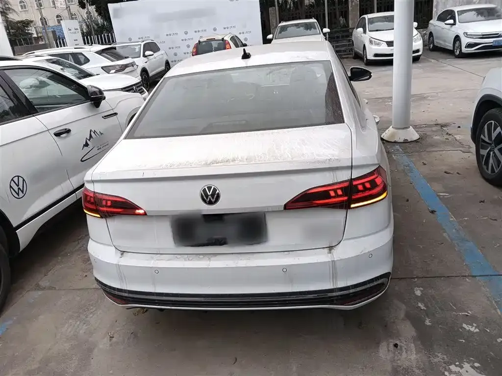 Volkswagen Bora 2024 из CN, фото 10