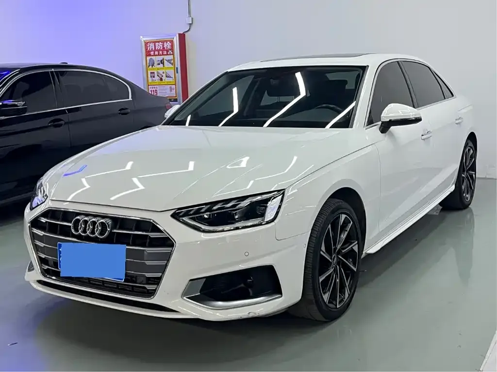 Audi A4L 2022 из CN, фото 1