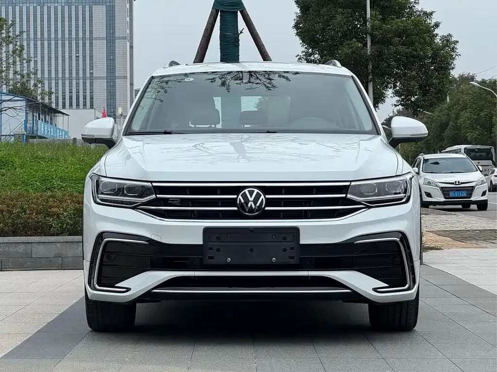 Volkswagen Tiguan L 2024 из CN, фото 5