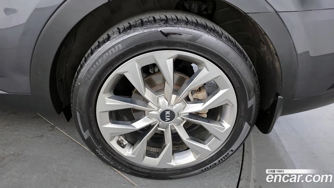 Kia Sorento — фото 8