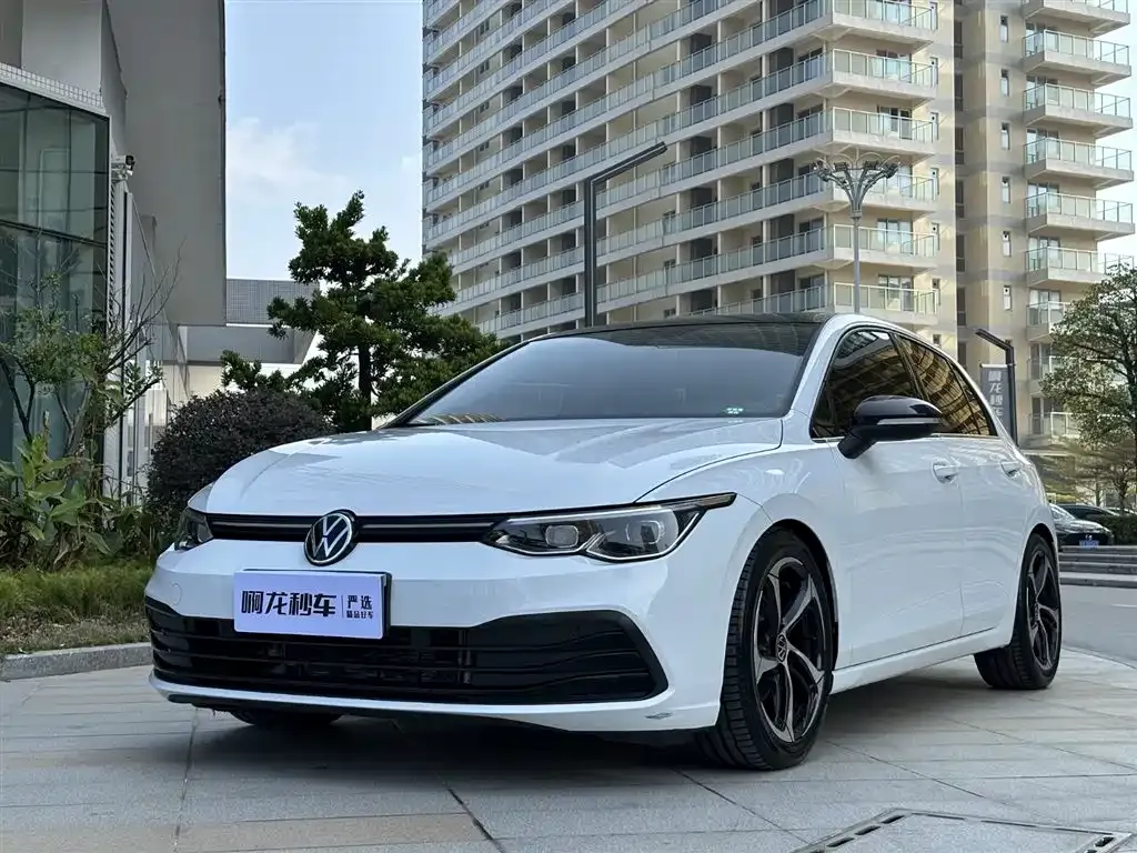 Volkswagen Golf 2024 из CN, фото 1
