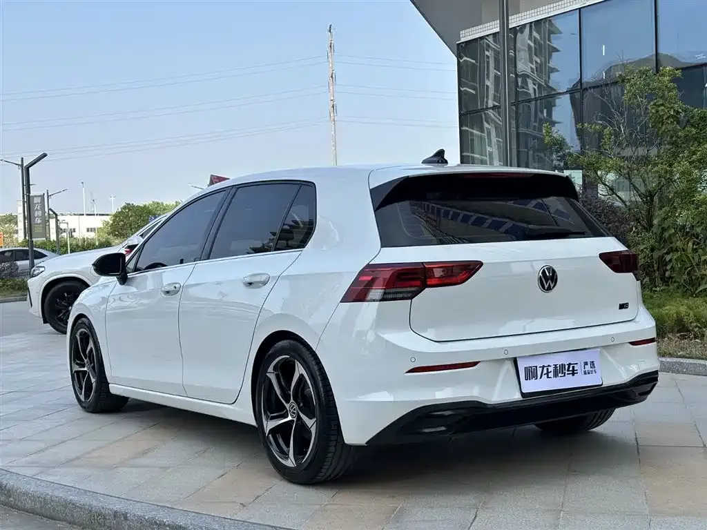 Volkswagen Golf 2024 из CN, фото 9