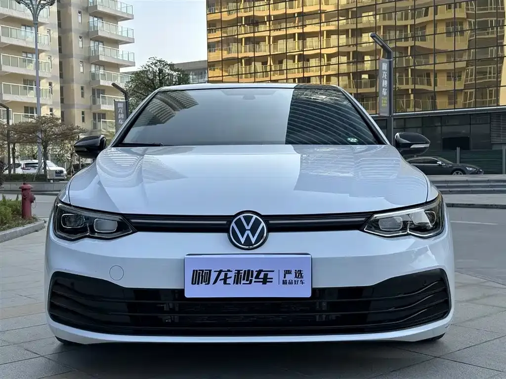 Volkswagen Golf 2024 из CN, фото 3