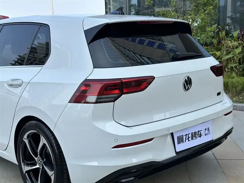 Volkswagen Golf 2024 из CN, фото 4