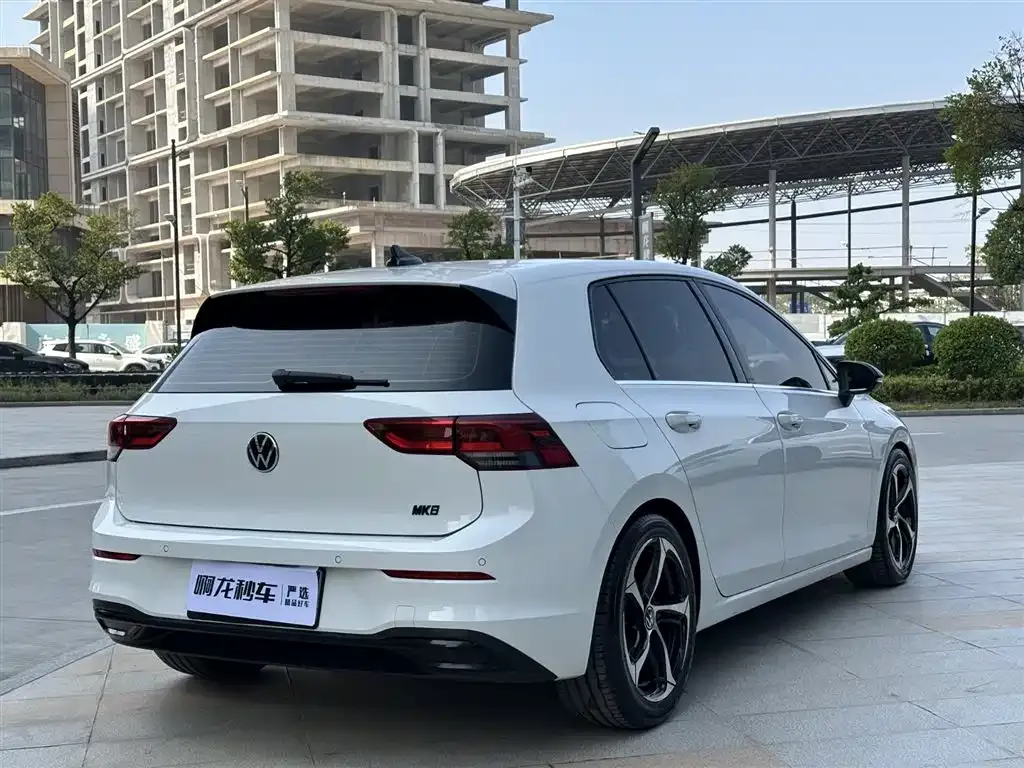 Volkswagen Golf 2024 из CN, фото 6