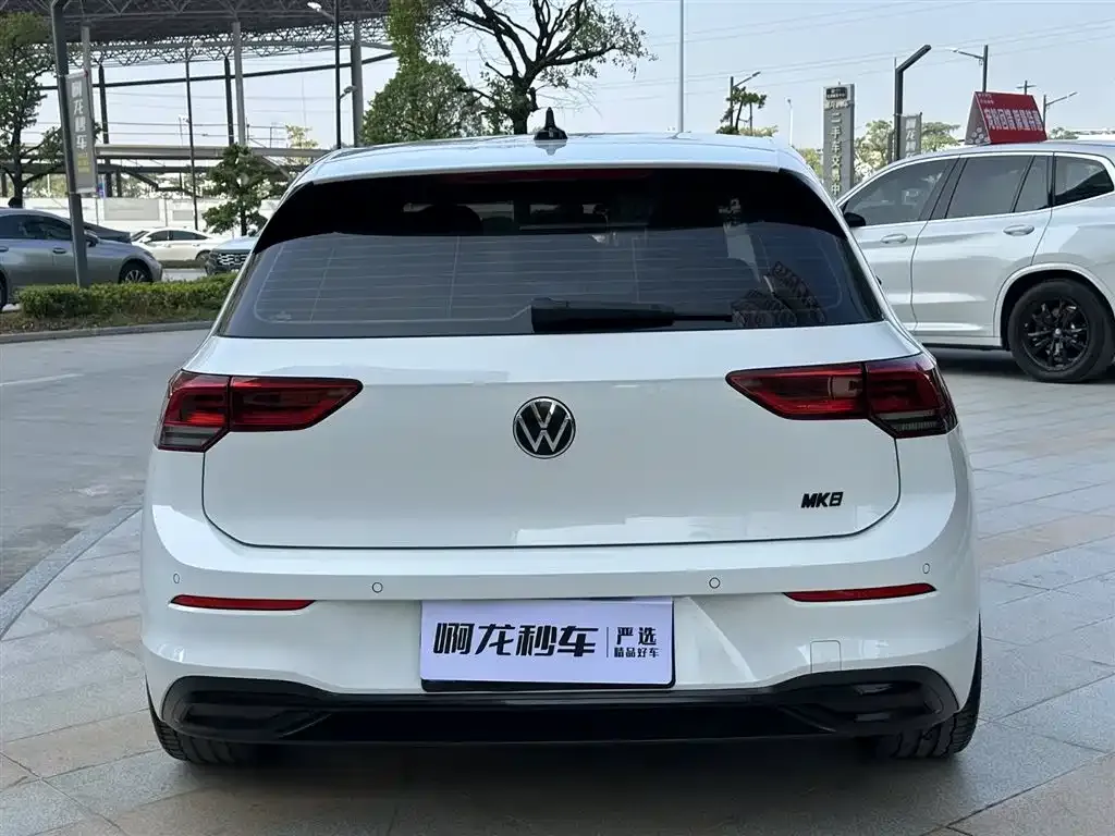 Volkswagen Golf 2024 из CN, фото 8