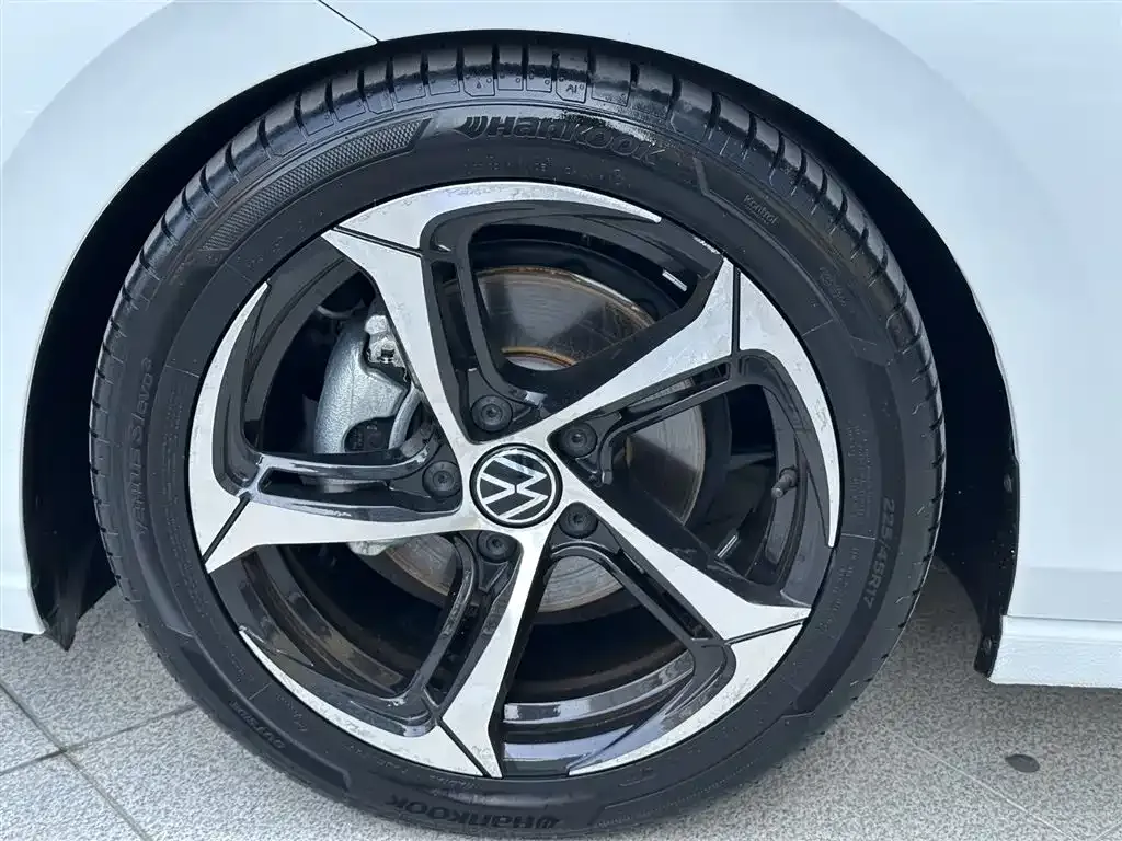 Volkswagen Golf 2024 из CN, фото 10