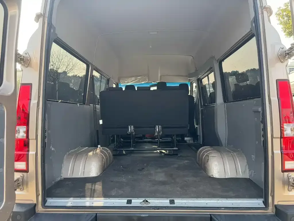 IVECO Daily 2023 из CN, фото 2