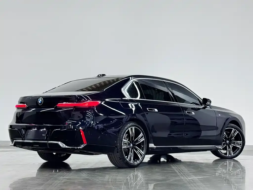 BMW 7 Series 2024 из CN, фото 2