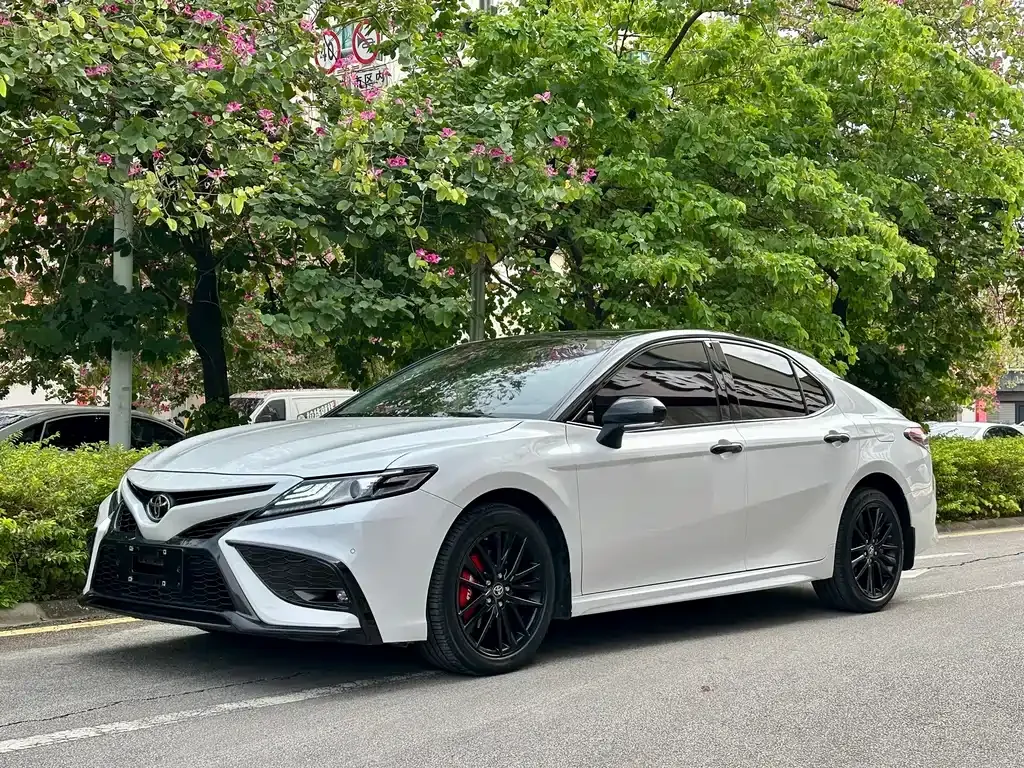 Toyota Camry 2023 из CN, фото 1