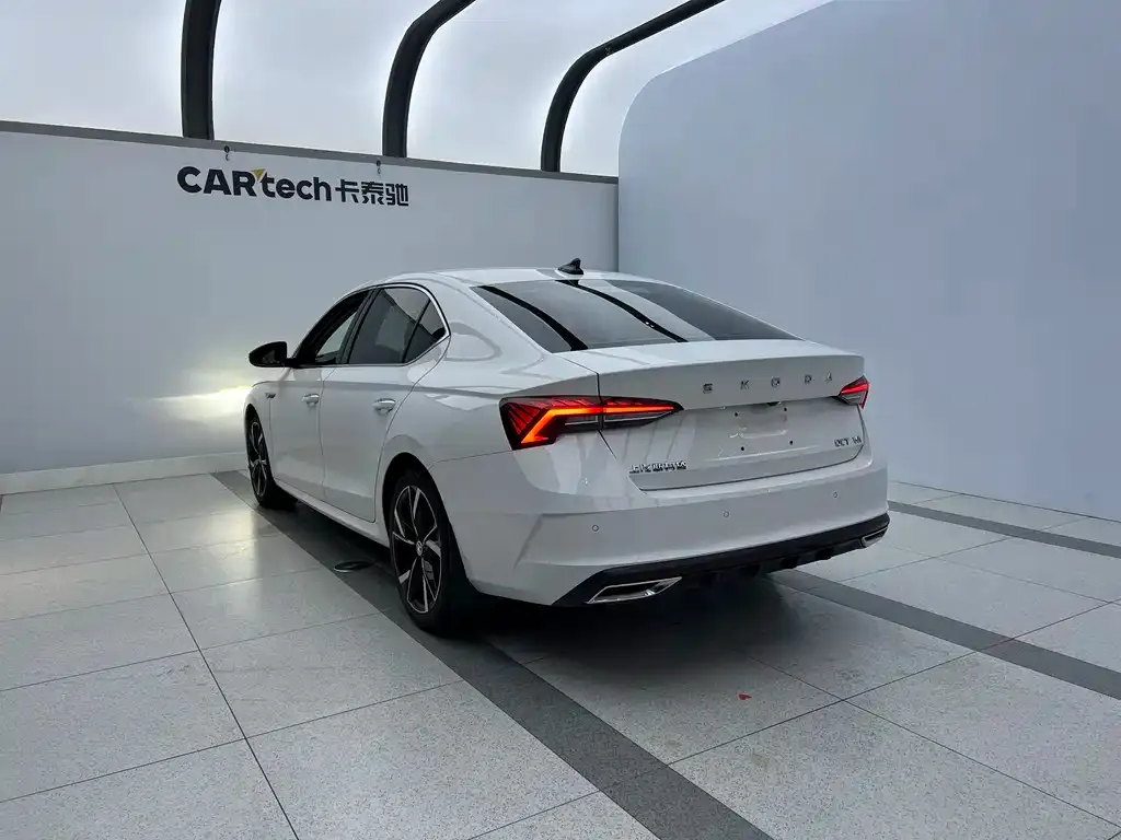 Skoda Octavia 2022 из CN, фото 3