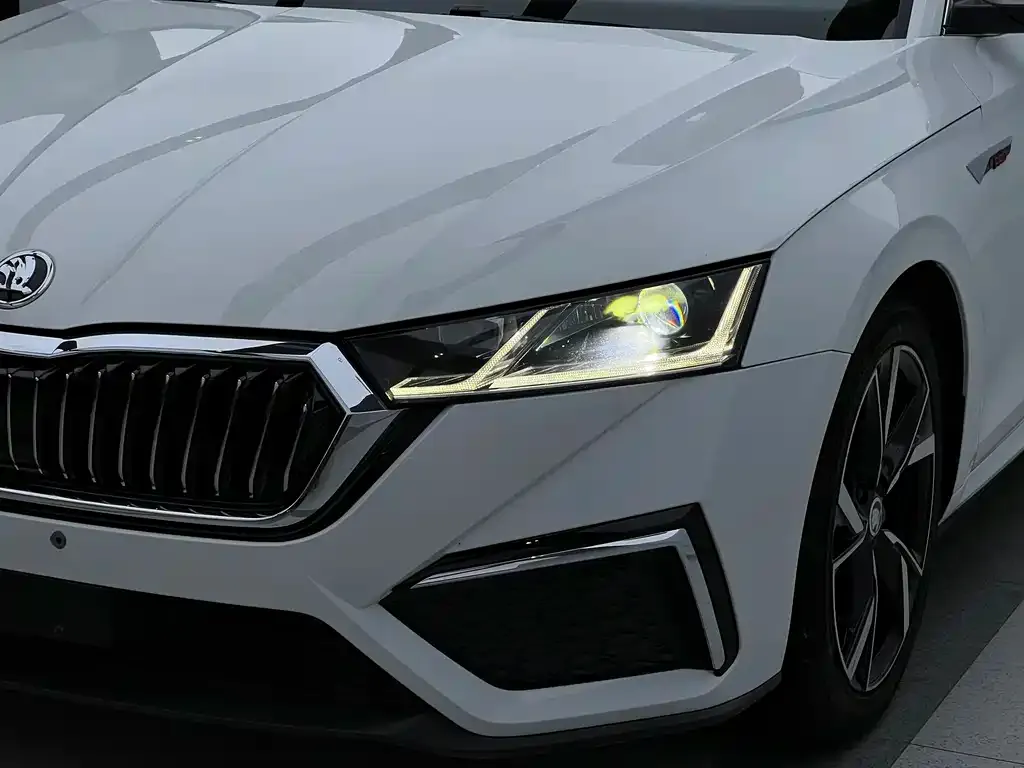 Skoda Octavia 2022 из CN, фото 5