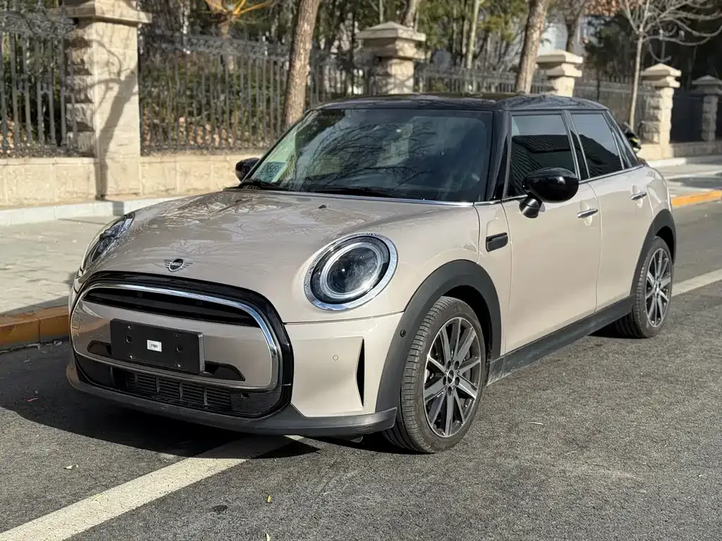 MINI Cooper (3-door) 2023 из CN, фото 1