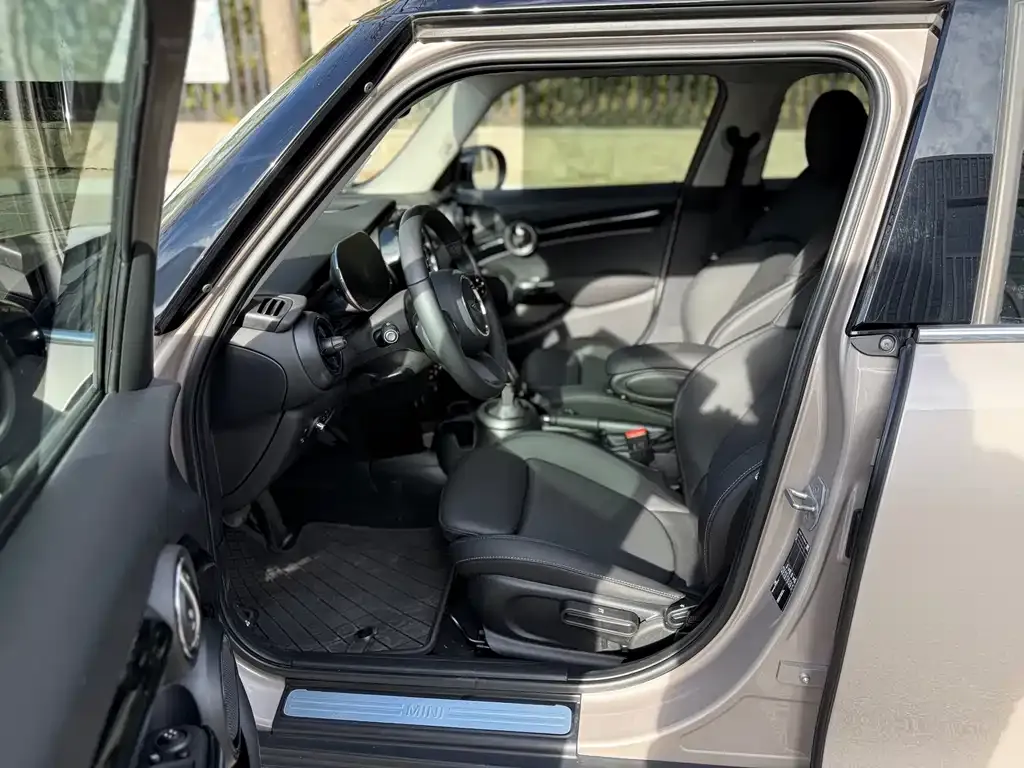 MINI Cooper (3-door) 2023 из CN, фото 10