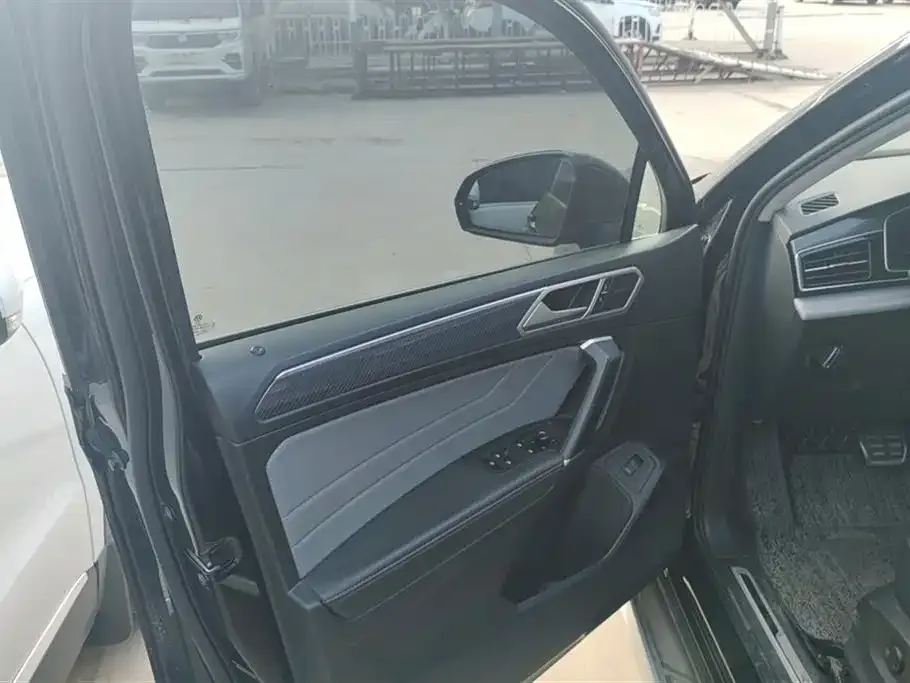 Volkswagen Tiguan L 2022 из CN, фото 5