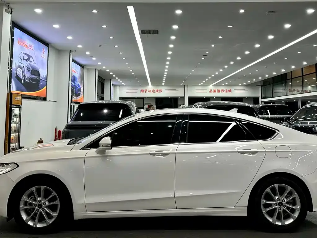 Ford Mondeo 2022 из CN, фото 3