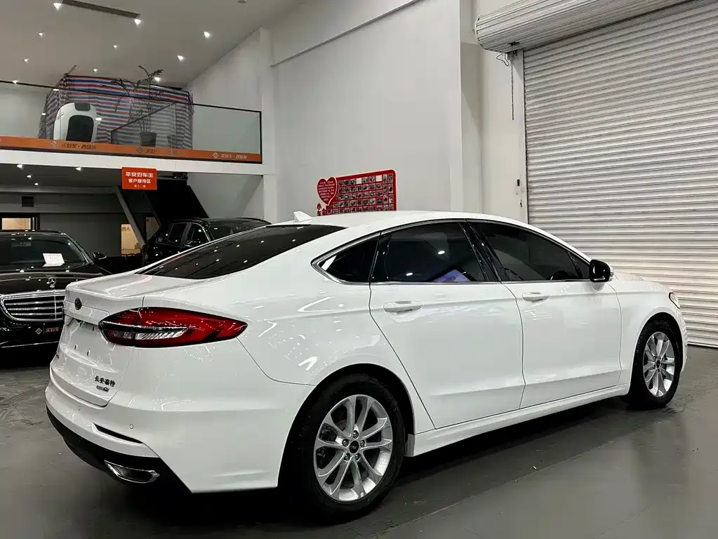 Ford Mondeo 2022 из CN, фото 10