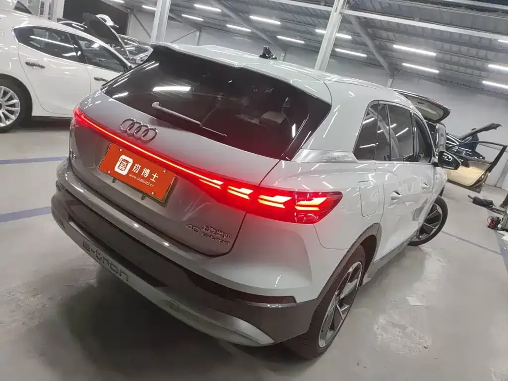 Audi Q5 e-tron 2023 из CN, фото 2