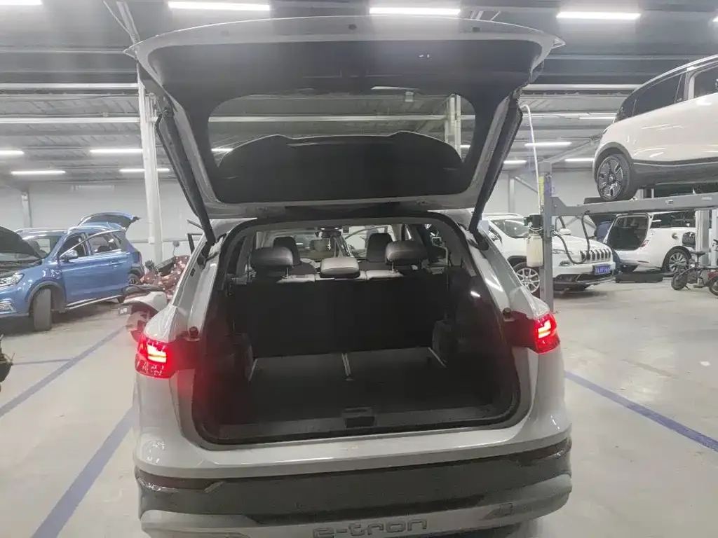 Audi Q5 e-tron 2023 из CN, фото 3