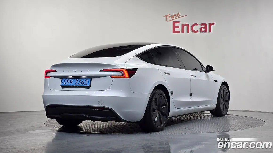 Tesla Model 3 2024 из KR, фото 9