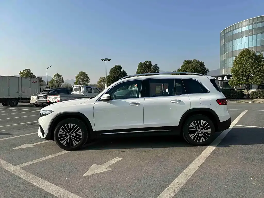 Mercedes-Benz EQB 2025 из CN, фото 9