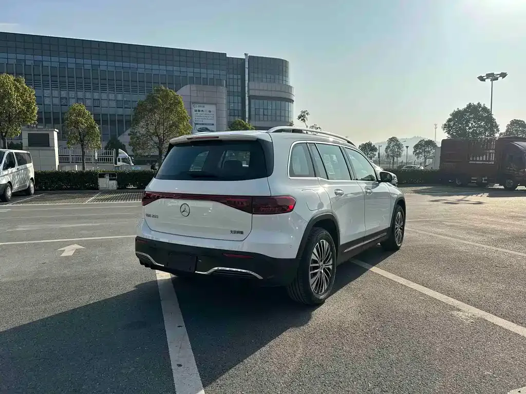Mercedes-Benz EQB 2025 из CN, фото 3